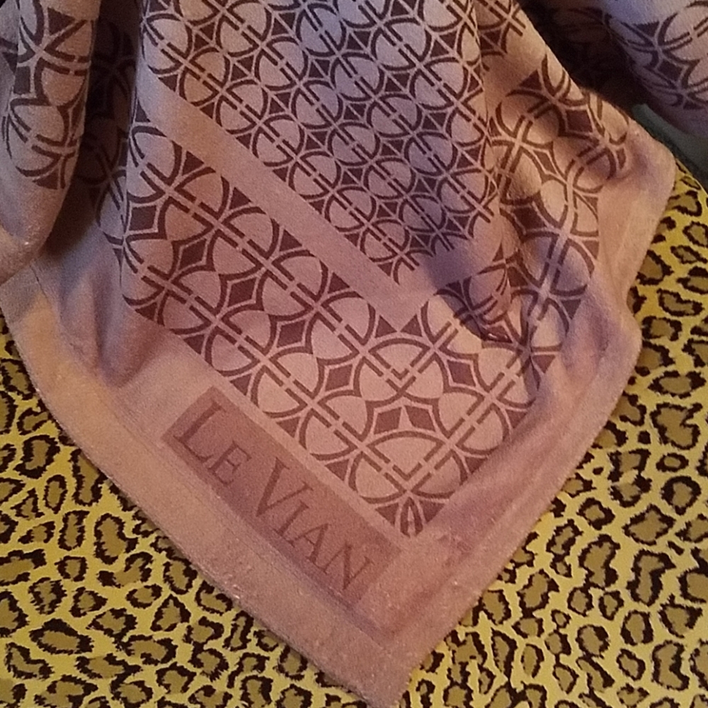 AUTHENTIC LeVian super soft logo throw